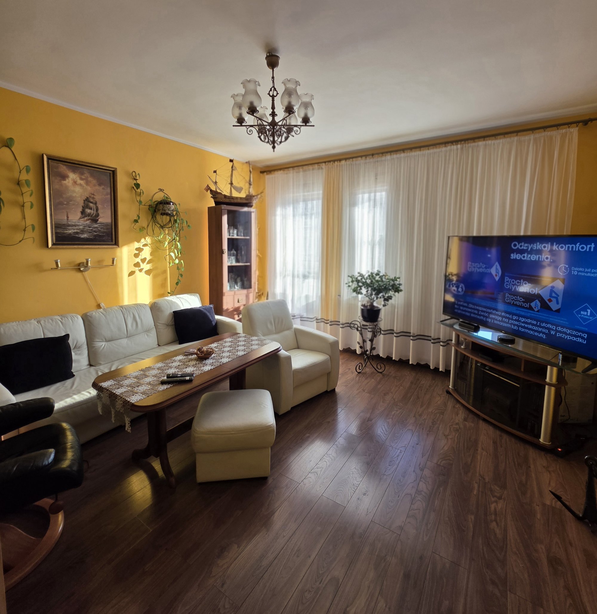 Atrakcyjne 3 pokojowe mieszkanie w centrum z balkonem